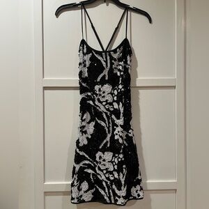 Laundry by Shelli Segal Fully Sequined black and White Floral Dress 0